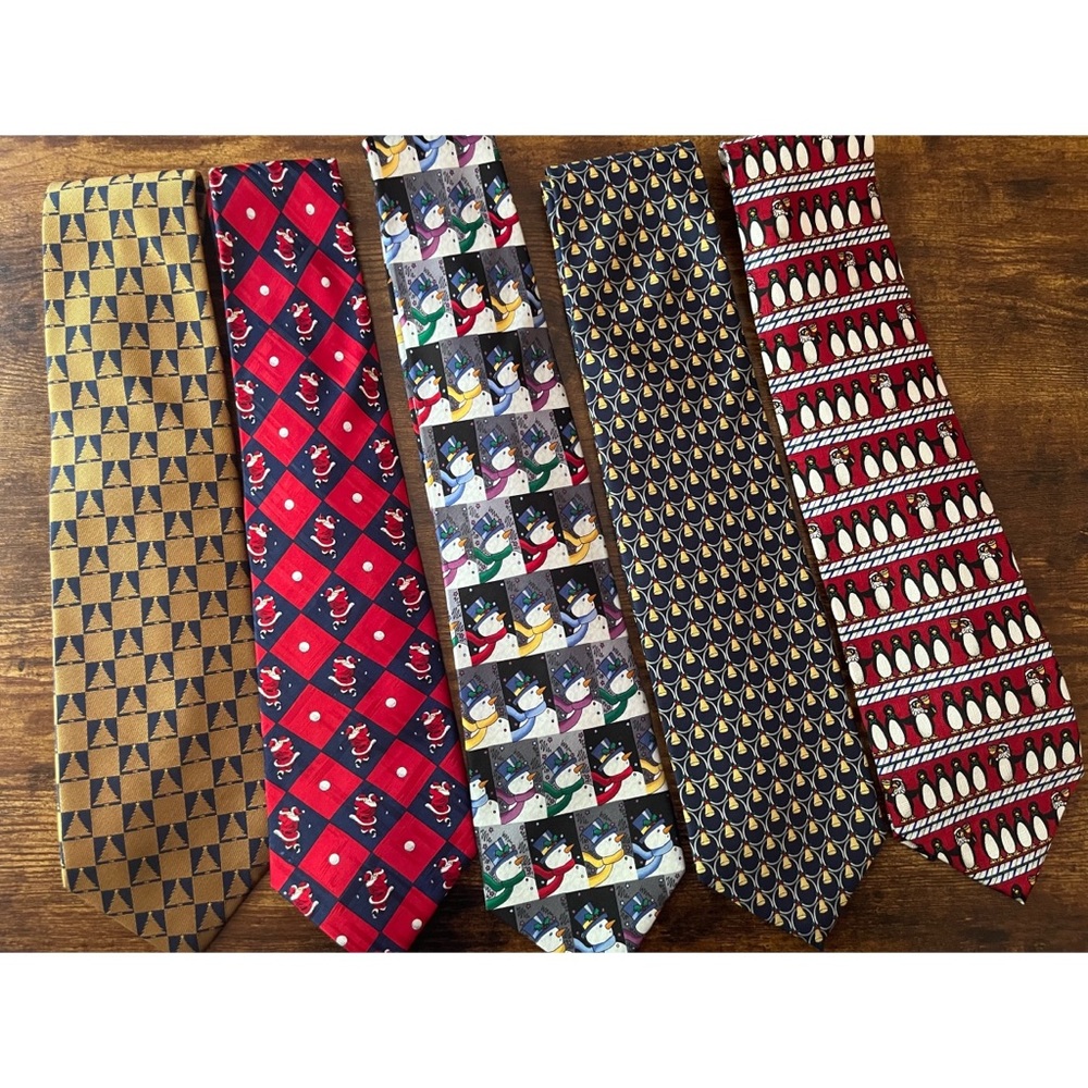 Lot 5 Holiday Neckties